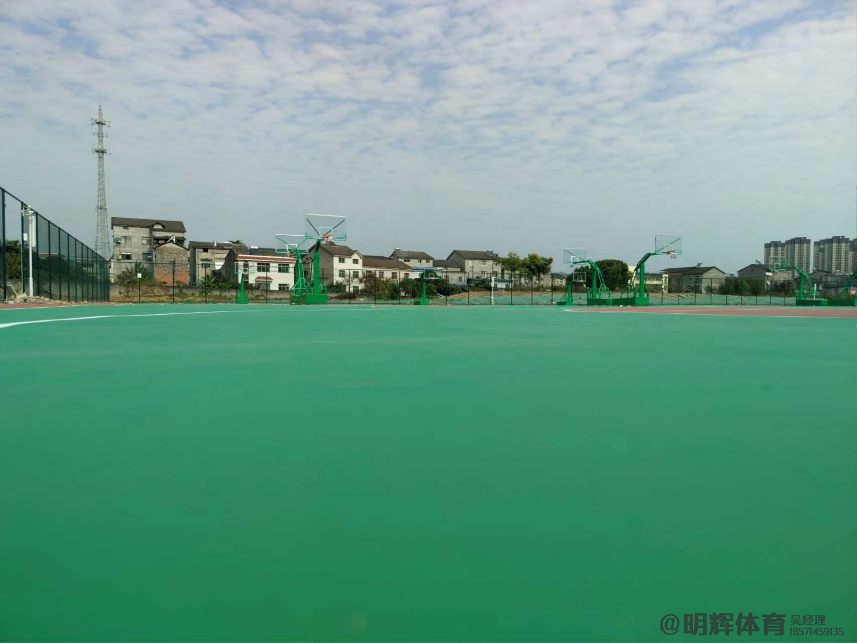 双湖硬地丙烯酸球场的优缺点